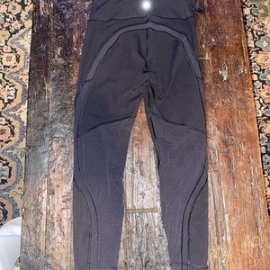 LULULEMON TIGHTS 25”